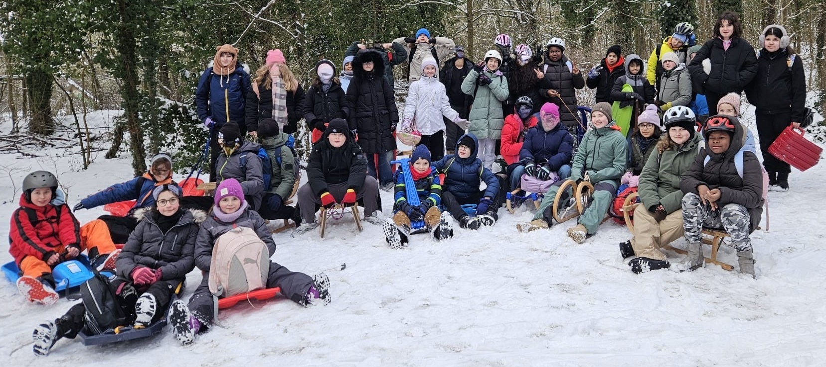 20260108_Schlitten-bereinigt Gustav Walle Schule &ndash; 5. Klassen im Schnee